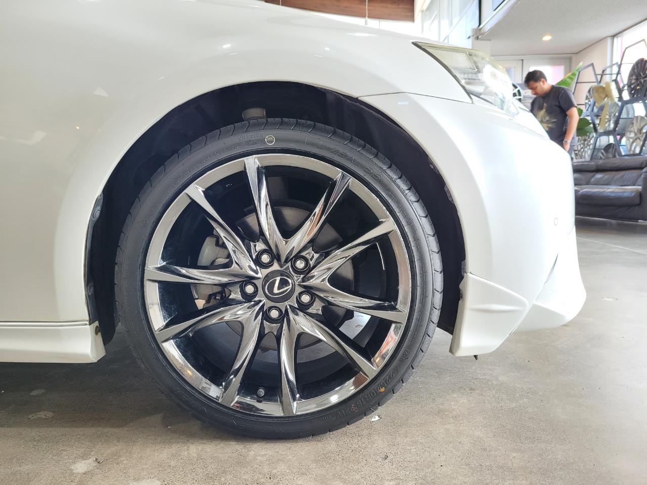 2013 Lexus IS 300h