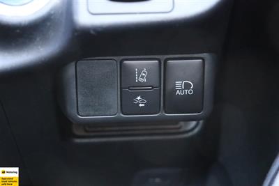 2016 Toyota Aqua - Thumbnail