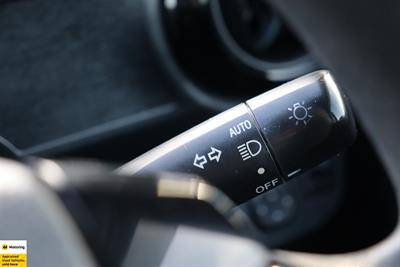 2016 Toyota Aqua - Thumbnail