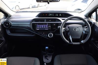 2016 Toyota Aqua - Thumbnail