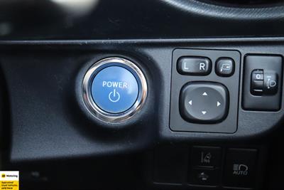 2016 Toyota Aqua - Thumbnail