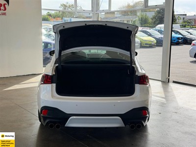 2013 Lexus IS 300h - Thumbnail