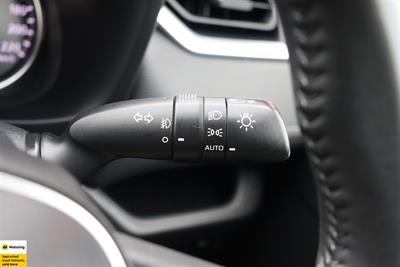 2021 Toyota RAV4 - Thumbnail