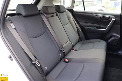 2021 Toyota RAV4 - Thumbnail