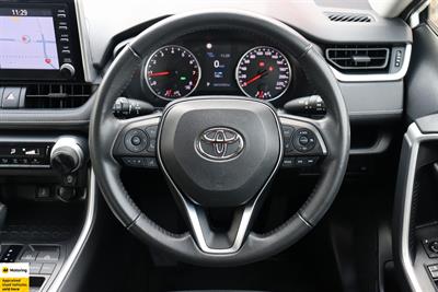 2021 Toyota RAV4 - Thumbnail
