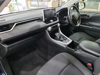 2022 Toyota RAV4 - Thumbnail