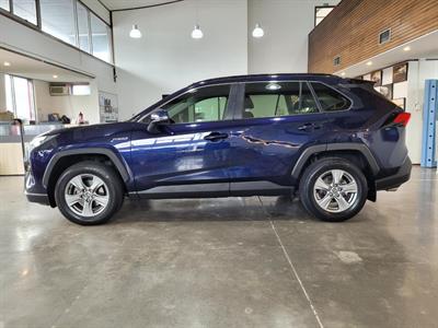 2022 Toyota RAV4 - Thumbnail