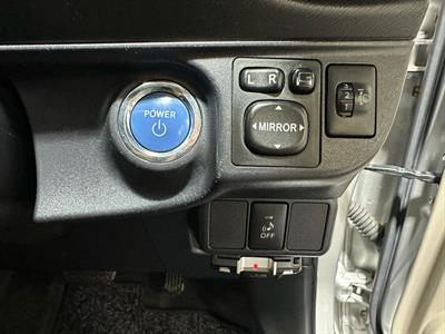 2012 Toyota Aqua - Thumbnail