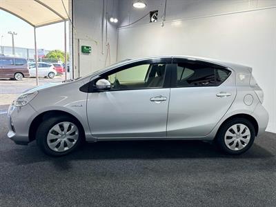 2012 Toyota Aqua - Thumbnail