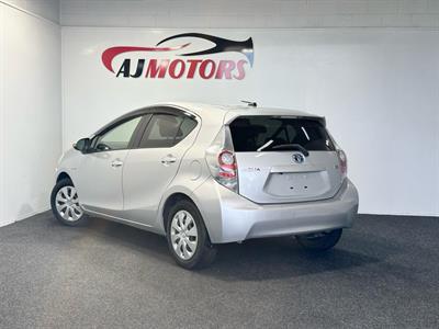 2012 Toyota Aqua - Thumbnail