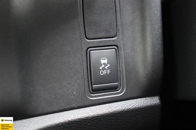 2018 Nissan Serena - Thumbnail