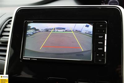 2018 Nissan Serena - Thumbnail