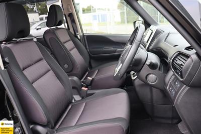 2018 Nissan Serena - Thumbnail