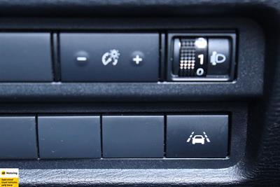 2022 Mitsubishi Outlander - Thumbnail