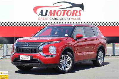 2022 Mitsubishi Outlander - Thumbnail