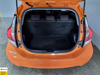 2016 Toyota Aqua - Thumbnail