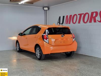 2016 Toyota Aqua - Thumbnail