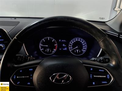 2020 Hyundai Santa Fe - Thumbnail