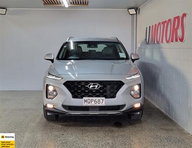 2020 Hyundai Santa Fe - Thumbnail