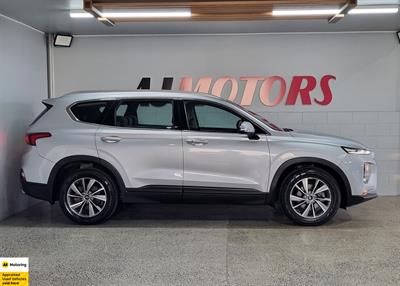 2020 Hyundai Santa Fe - Thumbnail