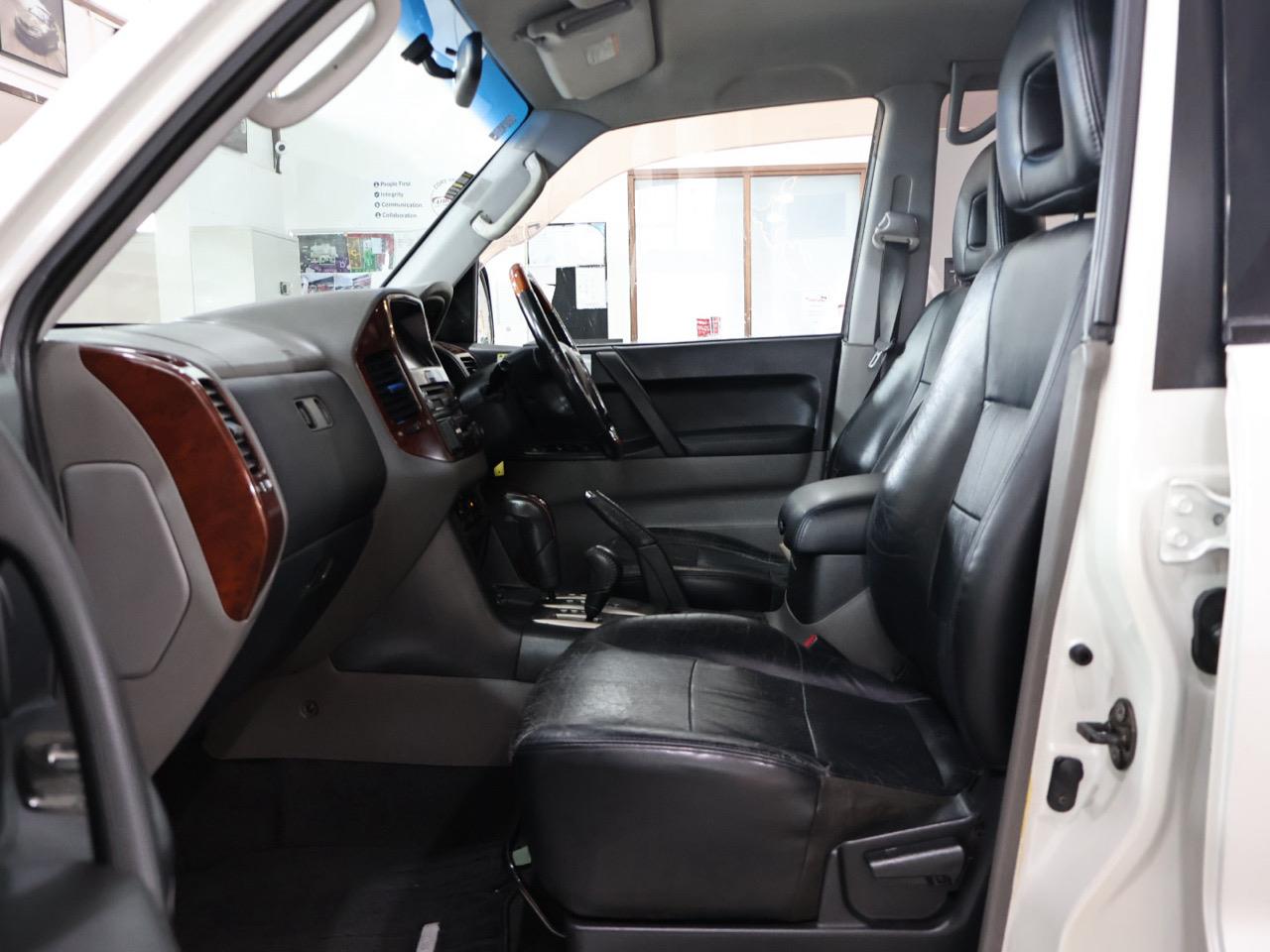 2006 Mitsubishi Pajero