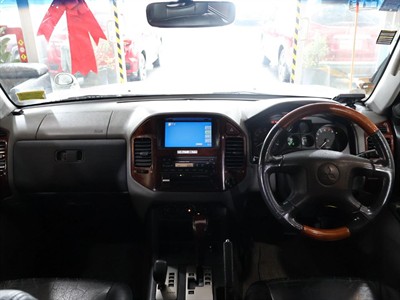 2006 Mitsubishi Pajero - Thumbnail