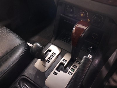 2006 Mitsubishi Pajero - Thumbnail