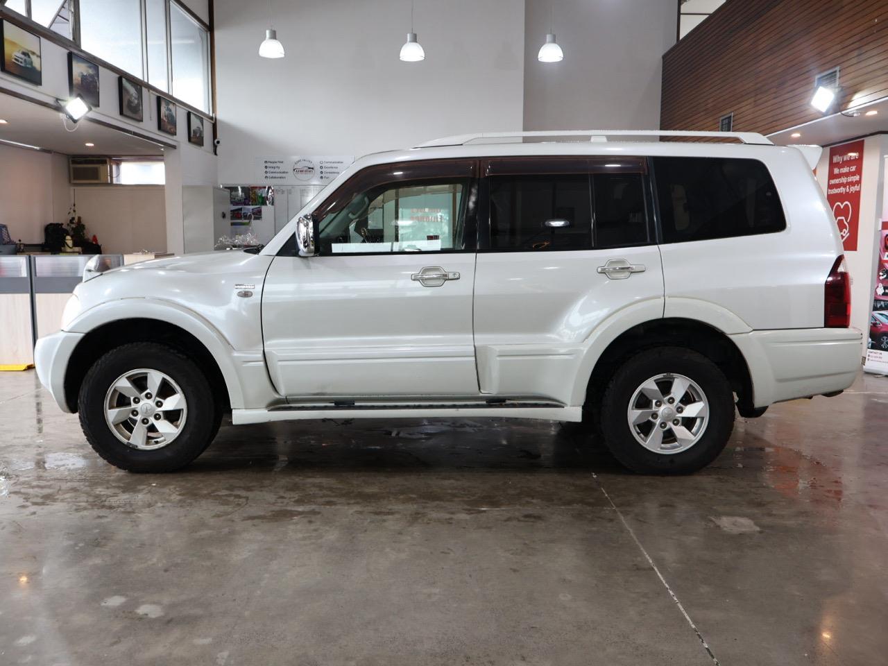 2006 Mitsubishi Pajero