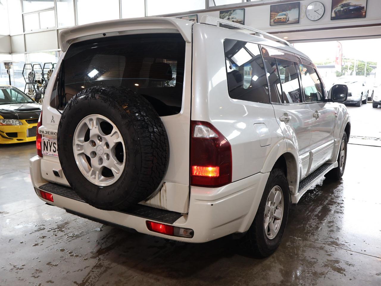 2006 Mitsubishi Pajero