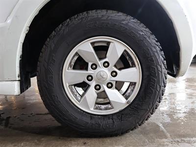 2006 Mitsubishi Pajero - Thumbnail