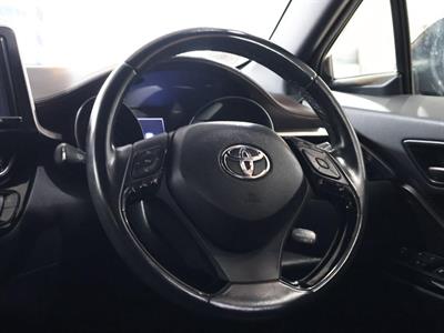 2017 Toyota C-HR - Thumbnail