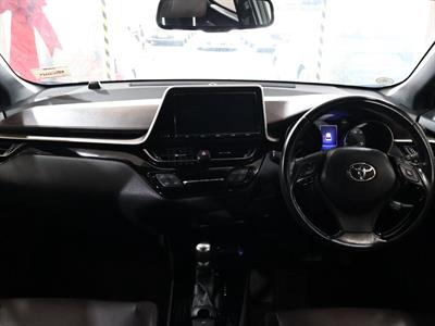 2017 Toyota C-HR - Thumbnail