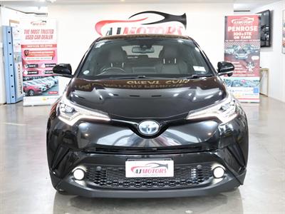 2017 Toyota C-HR - Thumbnail