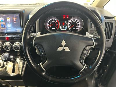 2014 Mitsubishi Delica - Thumbnail
