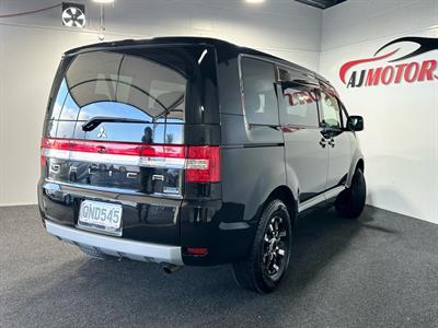 2014 Mitsubishi Delica - Thumbnail