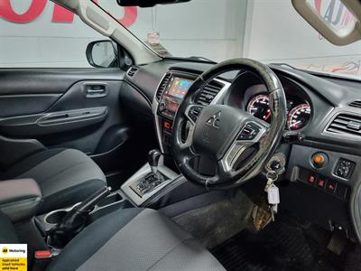 2020 Mitsubishi Triton - Thumbnail