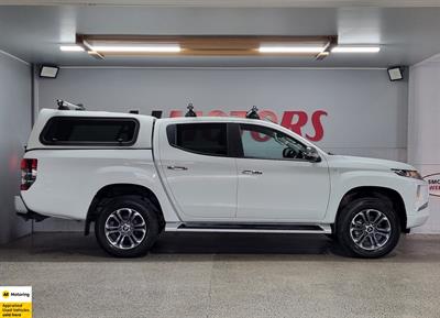 2020 Mitsubishi Triton - Thumbnail