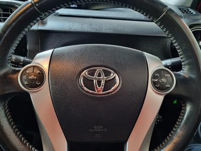 2015 Toyota Aqua - Thumbnail