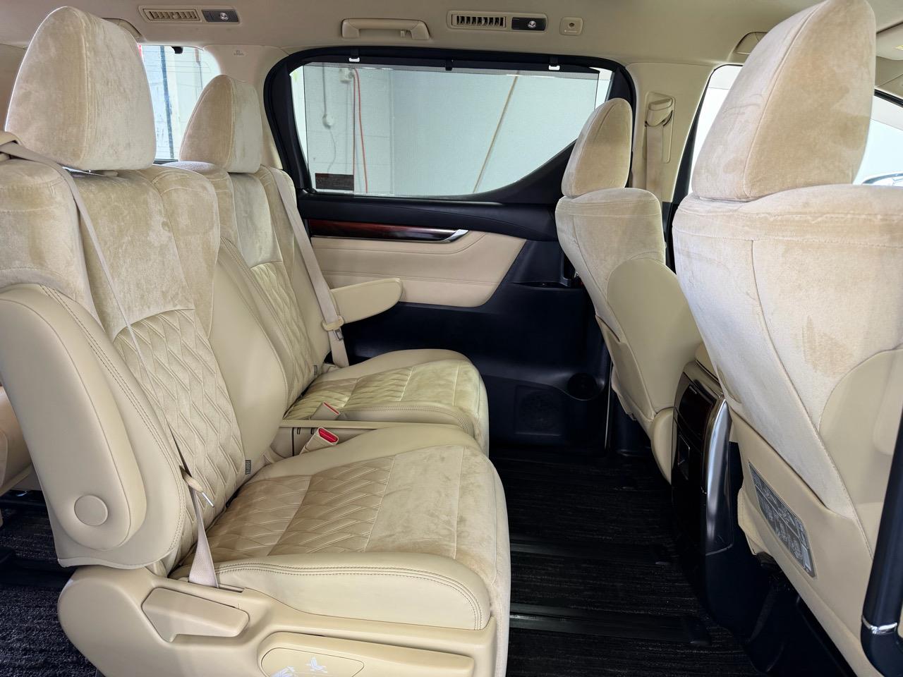 2015 Toyota Vellfire