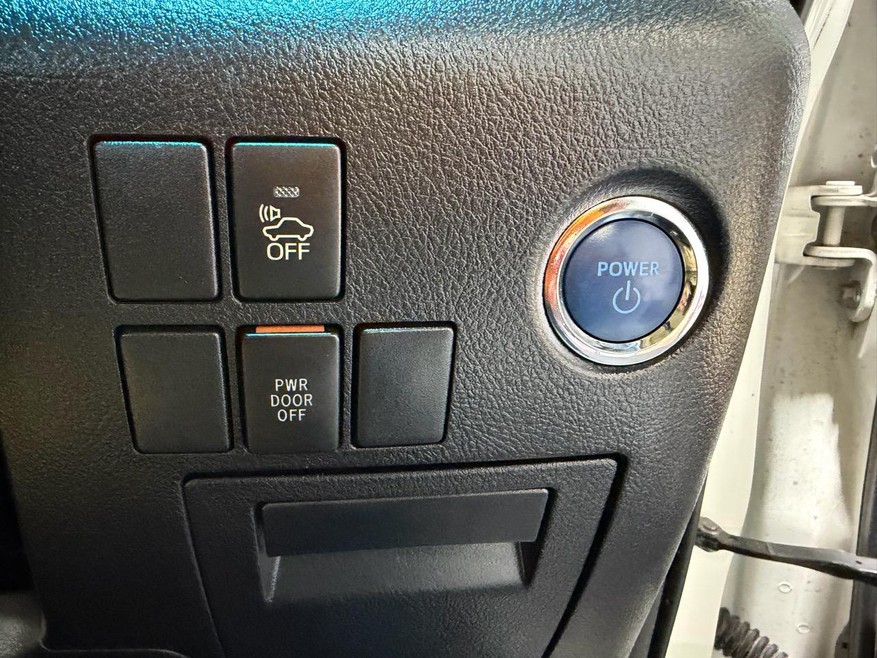 2015 Toyota Vellfire