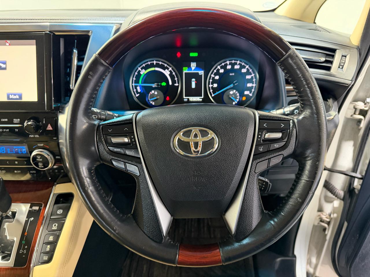 2015 Toyota Vellfire