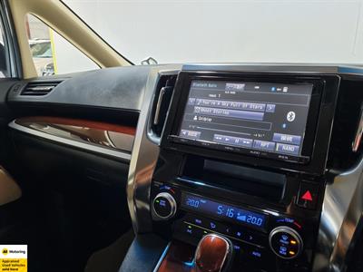 2016 Toyota Alphard - Thumbnail