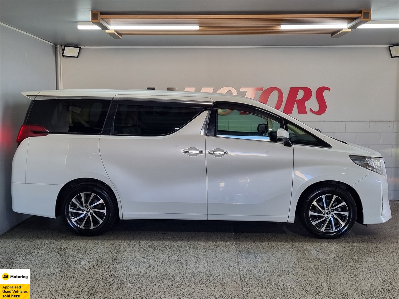 2016 Toyota Alphard