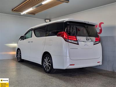 2016 Toyota Alphard - Thumbnail