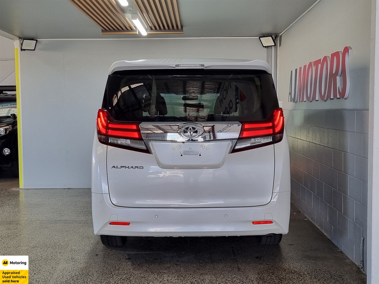 2016 Toyota Alphard