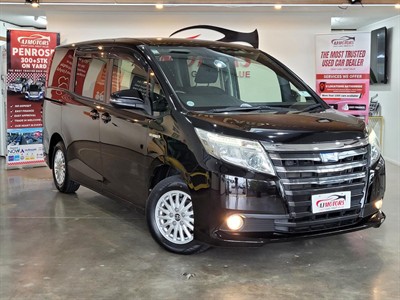 2016 Toyota Noah - Thumbnail
