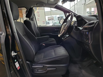 2016 Toyota Noah - Thumbnail