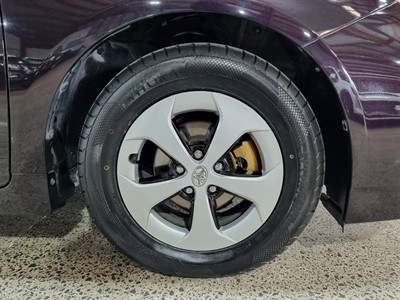 2013 Toyota Prius - Thumbnail