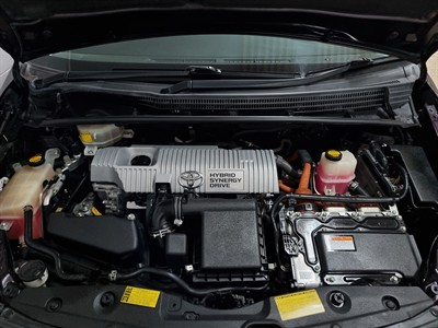 2013 Toyota Prius - Thumbnail