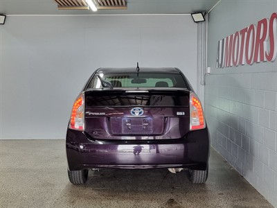 2013 Toyota Prius - Thumbnail